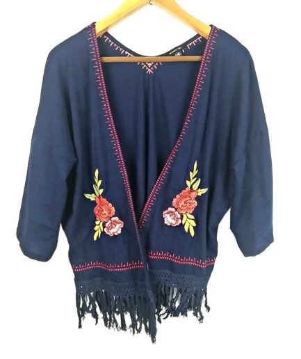 Kimono. Défaut : usure des franges.