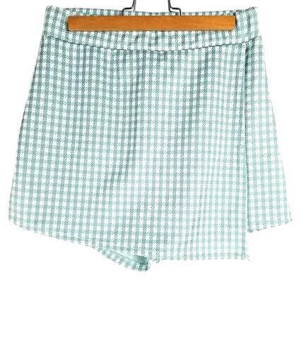 Jupe short.