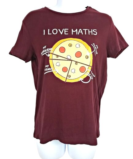 T-shirt en coton. Défaut : légère usure générale.