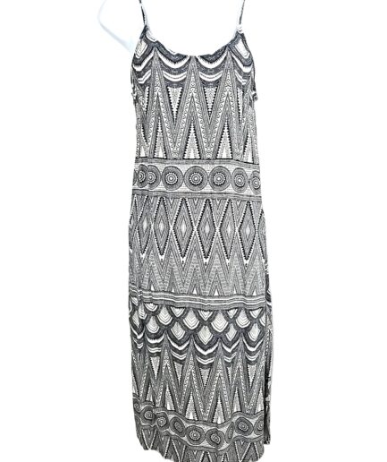 Robe mi-longue.