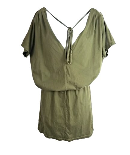 Robe mi-longue. Défaut : légère usure générale.